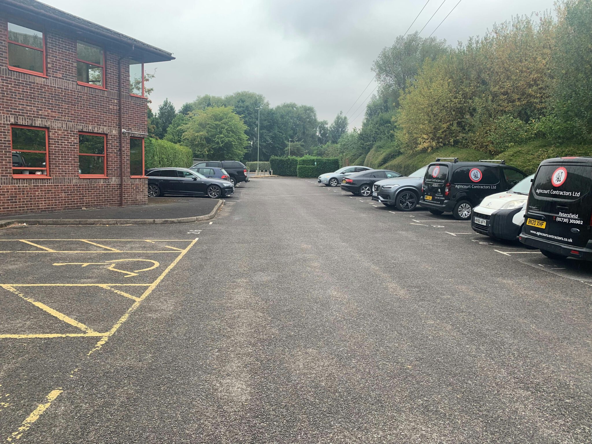 8c95ab1ddcef950efbd3ae54d6bf5479-Outside