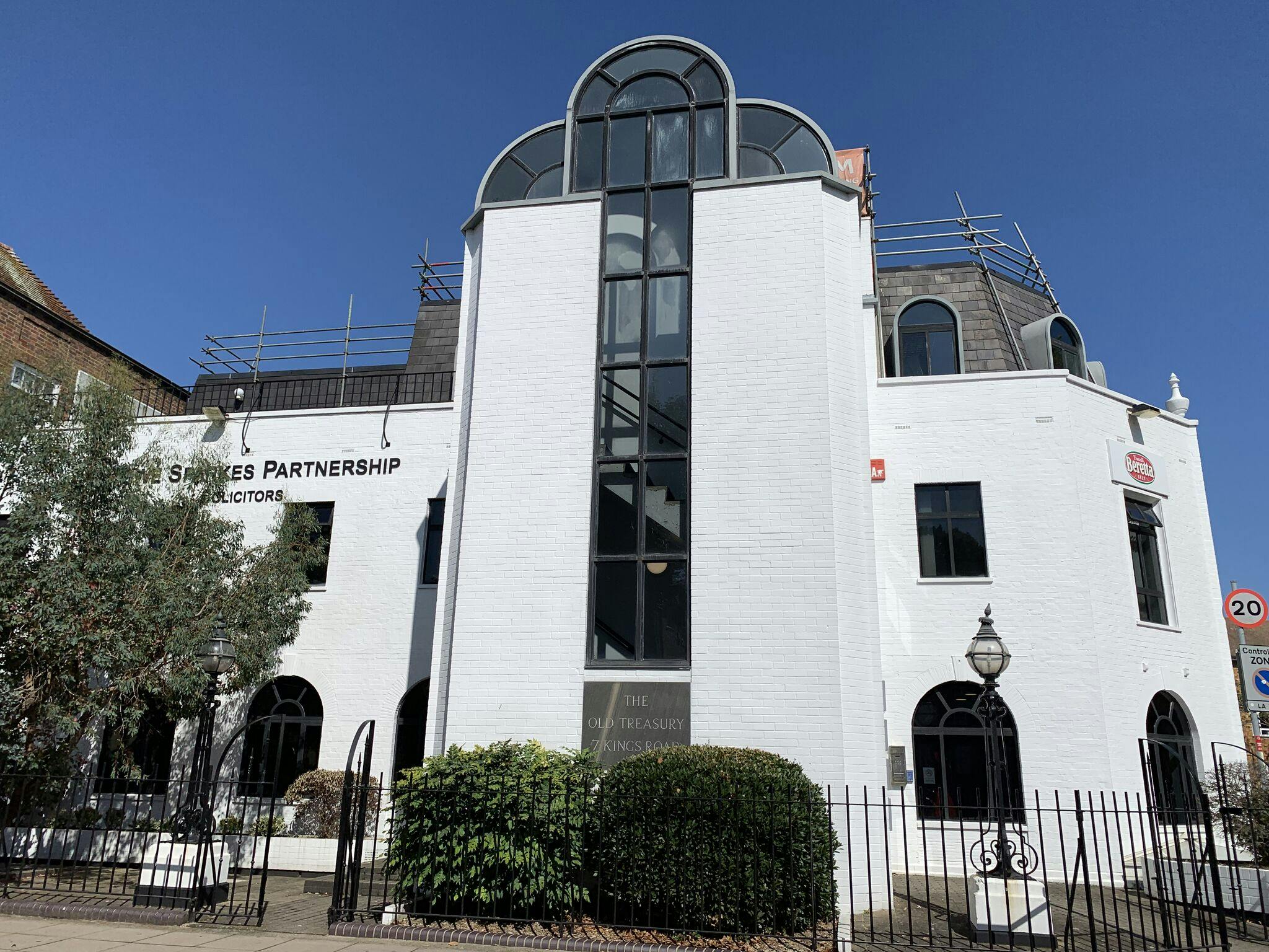 ee0dd57e976575b383f20fcb4136c665-EwyrDkCL