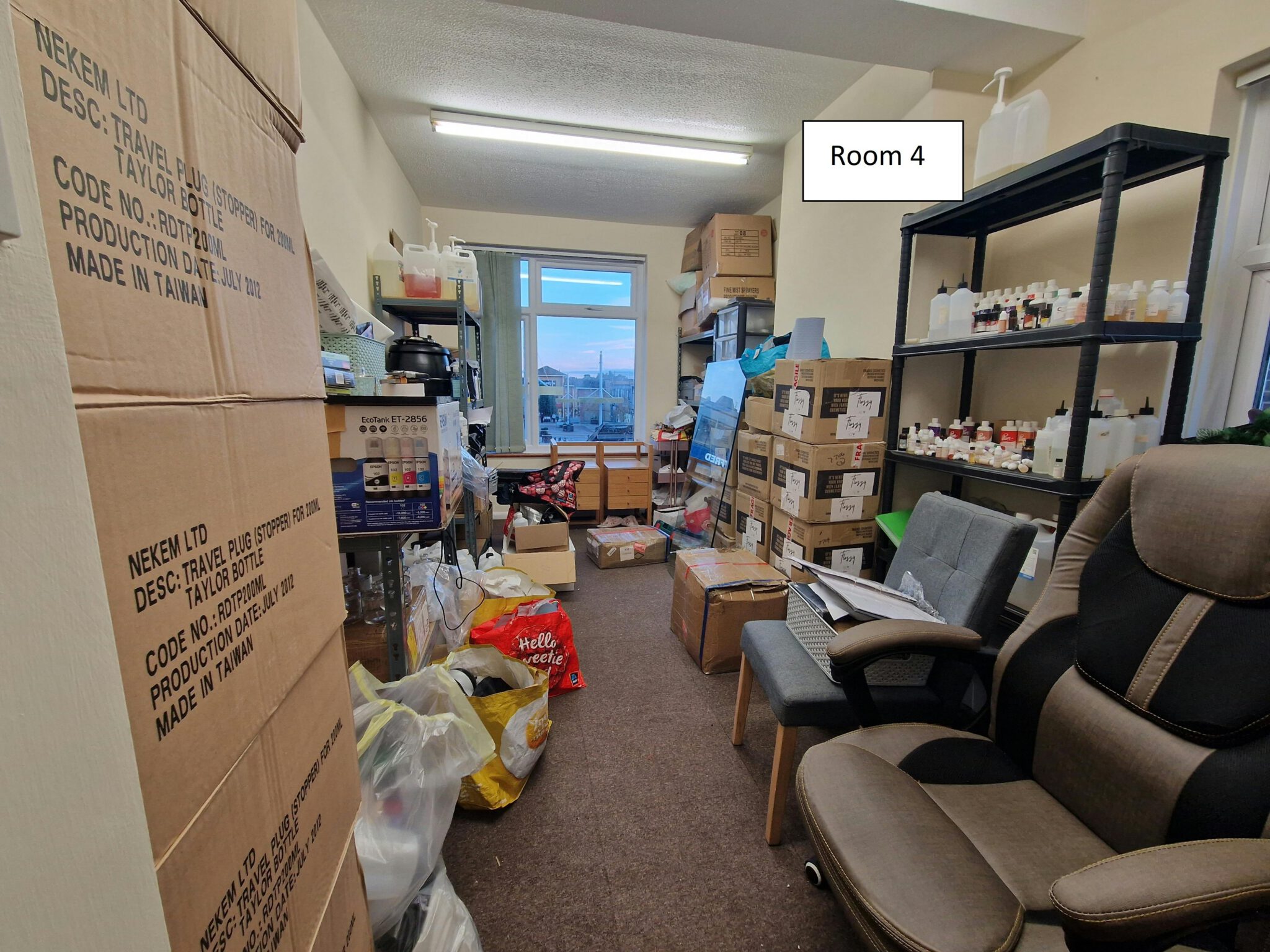 ff727787e8680267fd328ba4542327b4-Room-4