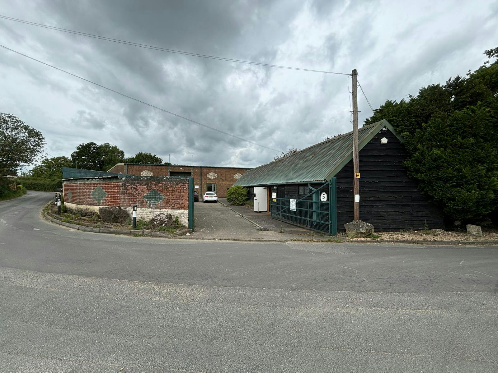 317aac1d514e6d81d8b8f33a32a885c7-whatsapp-image-20250324-at-140520-aa7d5fe2