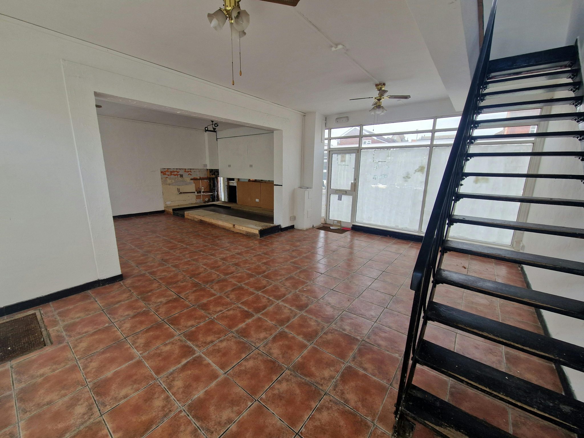 e0e712f76f460b7f38152df27f69b975-20250501-170541