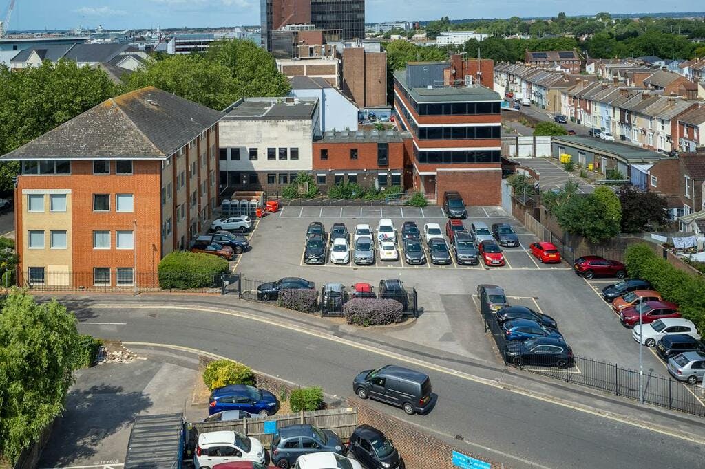 a267ac12d8a549fe88613263ff9a059d-101996-71342-img-27-0000