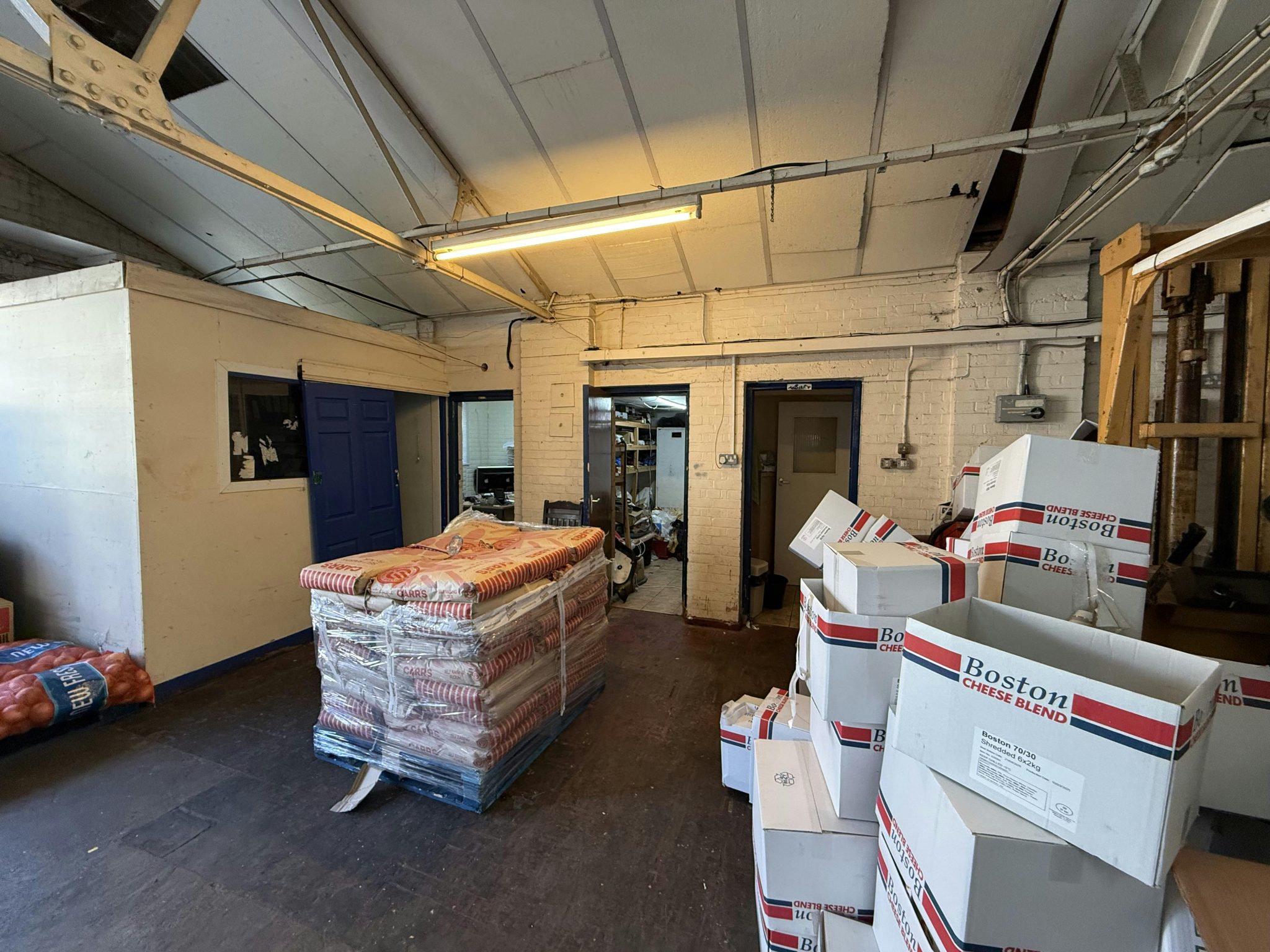 64f481bd46542c3e4b72e773a7e51c5f-img-0692