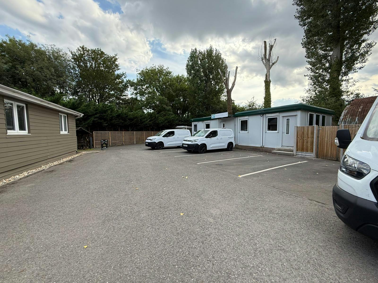 31bfbc5c42f2d79d4f38ec1b8cf2728f-whatsapp-image-20250812-at-154224-00b93fff