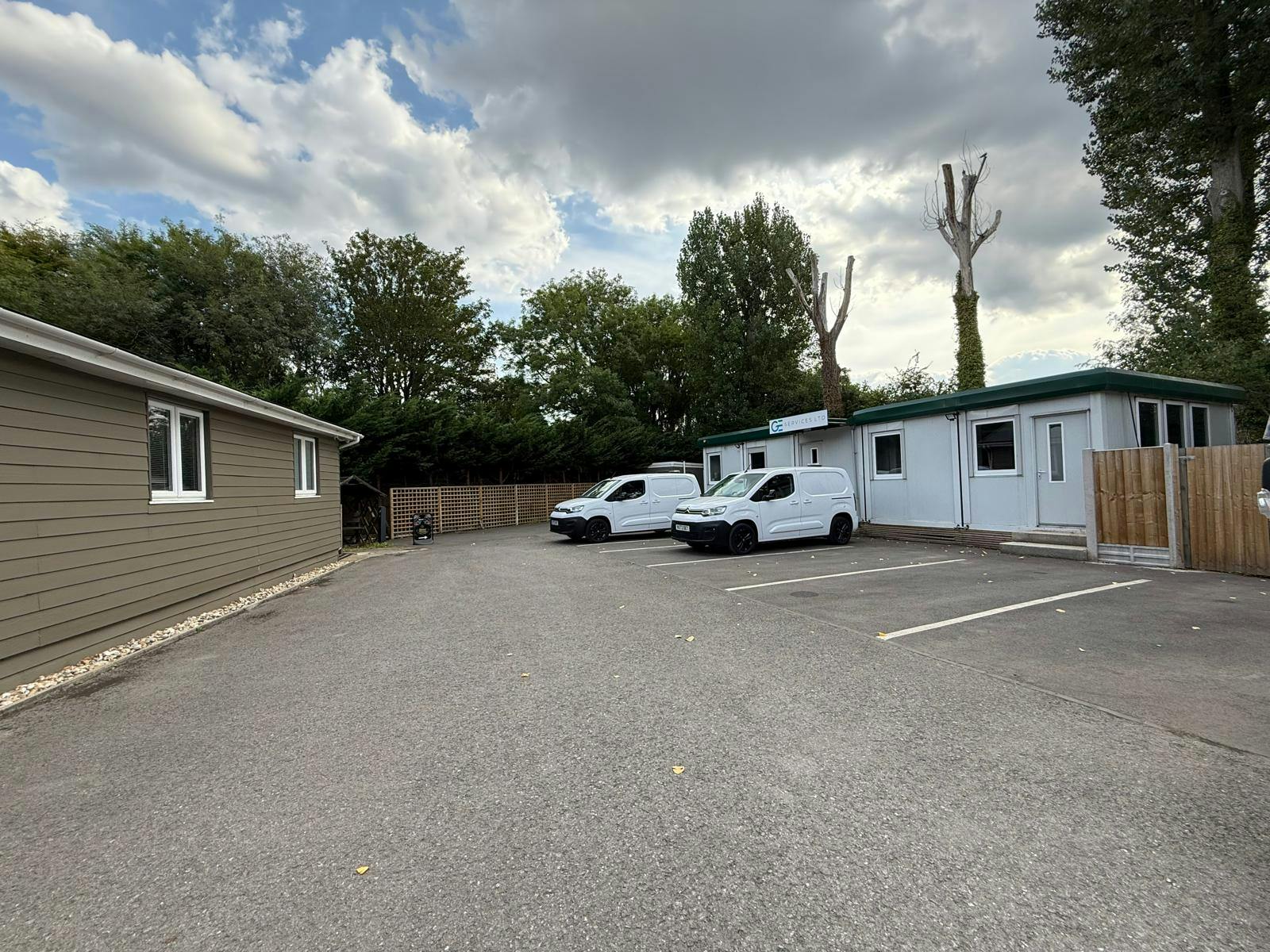 56eb75e9db34f0aab847219e9981405c-whatsapp-image-20250812-at-154224-53e3e4de