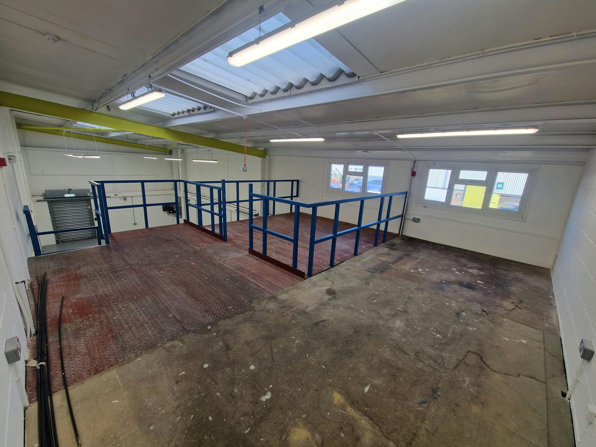 ef2652df35a1bfdc7ef2c22501ec92ca-20251022-101757