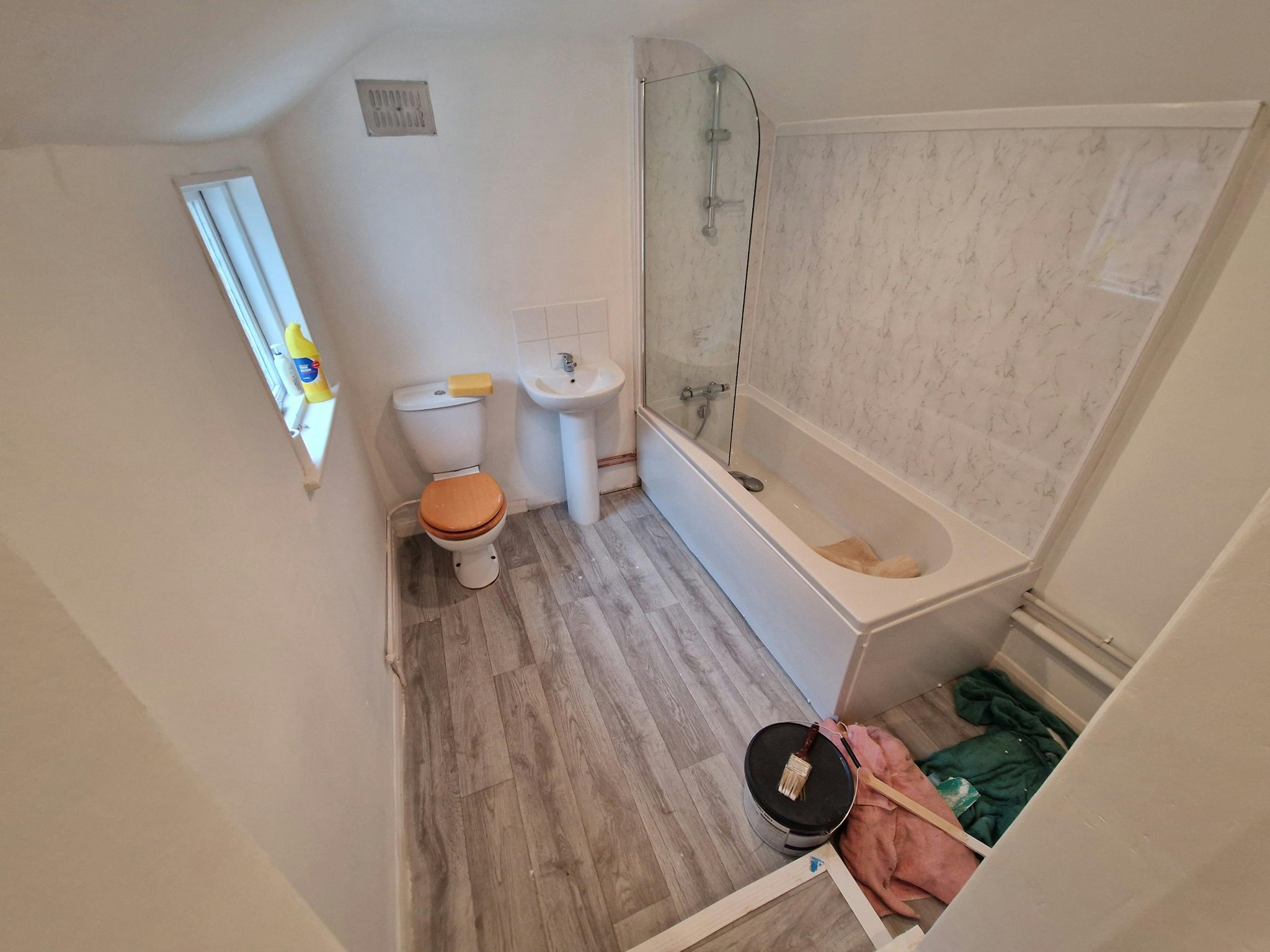 0ff5de01222a6085601c813a600b7004-20251208-095545